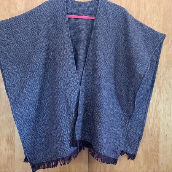 vintage Irish wool Herringbone wrap capelet shawl with Fringe deep brown & grey - Picture 1 of 10